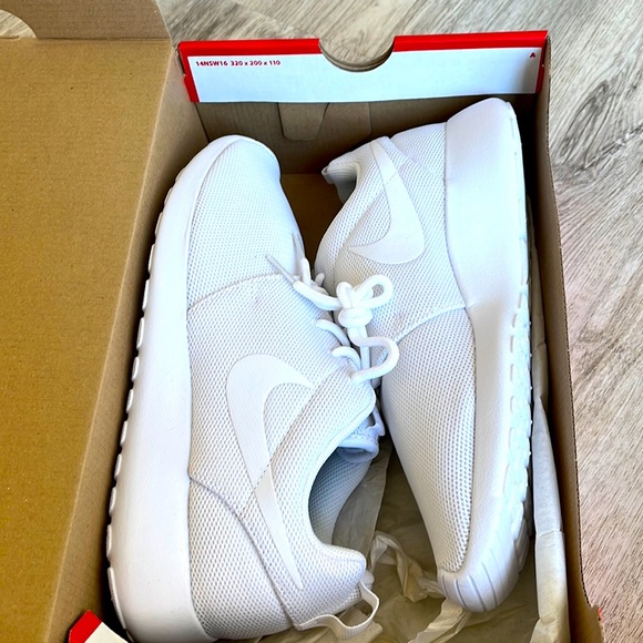 White Nike roshe womens - Picture 1 of 3